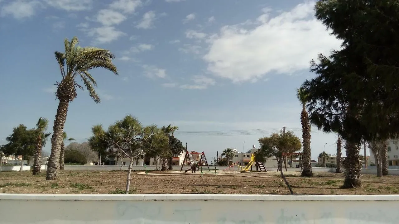 Mariliz Daire Larnaca 0*,