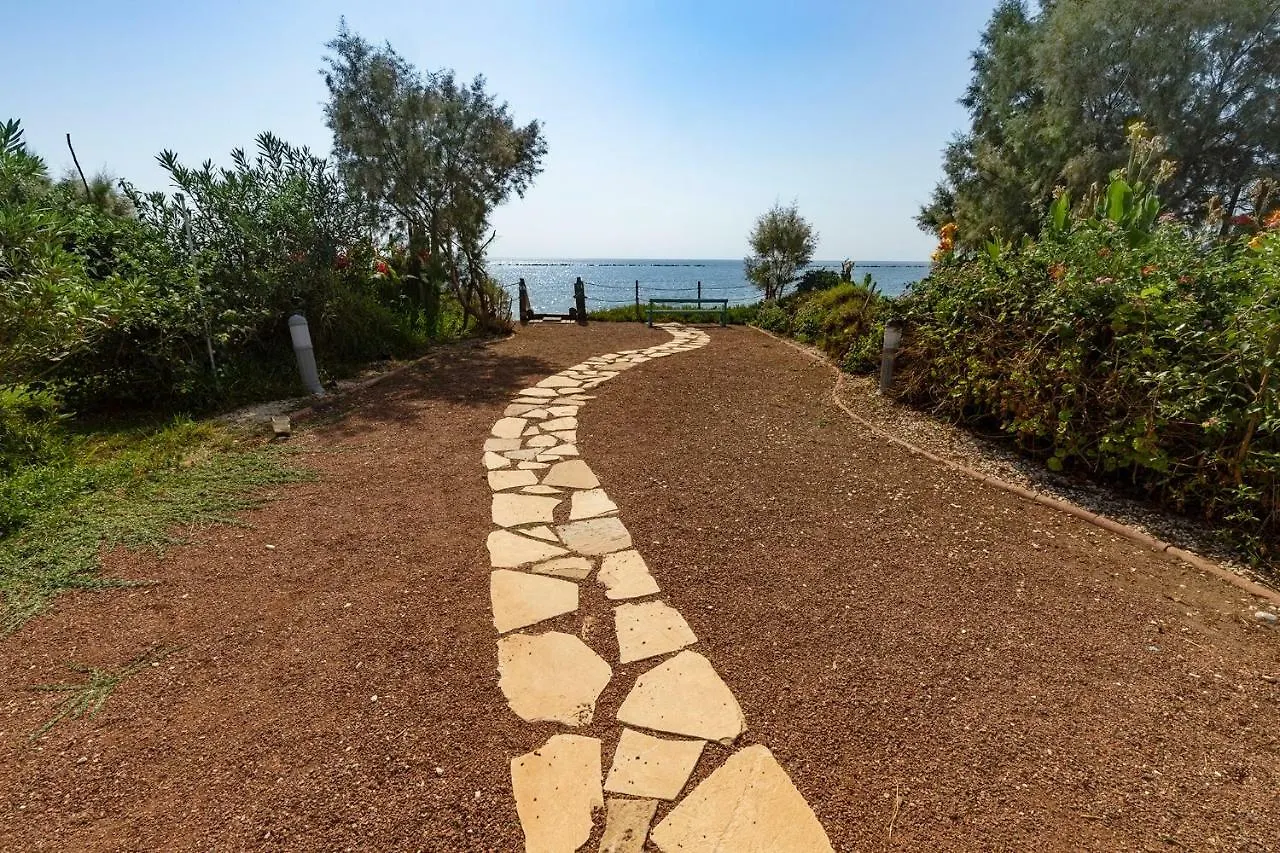 Mariliz Daire Larnaca Kıbrıs