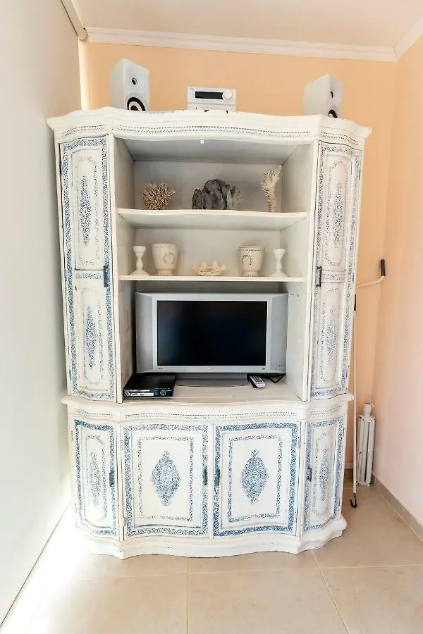 Mariliz Daire Larnaca Kıbrıs